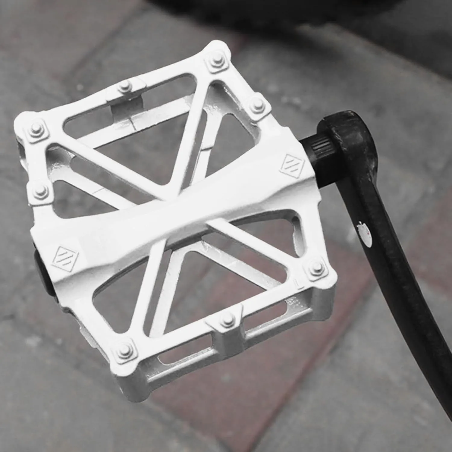 Road/Mountain Bike Pedals, Lightweight Aluminum Alloy Wide Platform Pedals, Non-Slip Bicycle Pedals for Travel Cycle-Cross Bikes etc